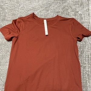 Lululemon top